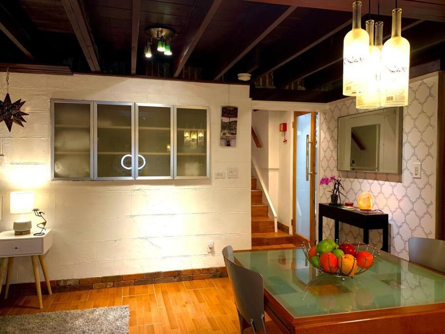 Live In This Iconic East Side Lower Level Unit 프로비던스 외부 사진